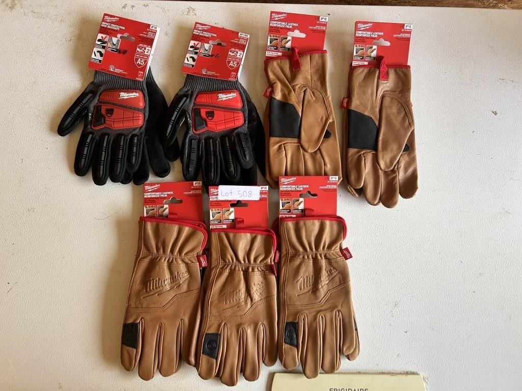 7 Pairs Of Milwaukee Gloves