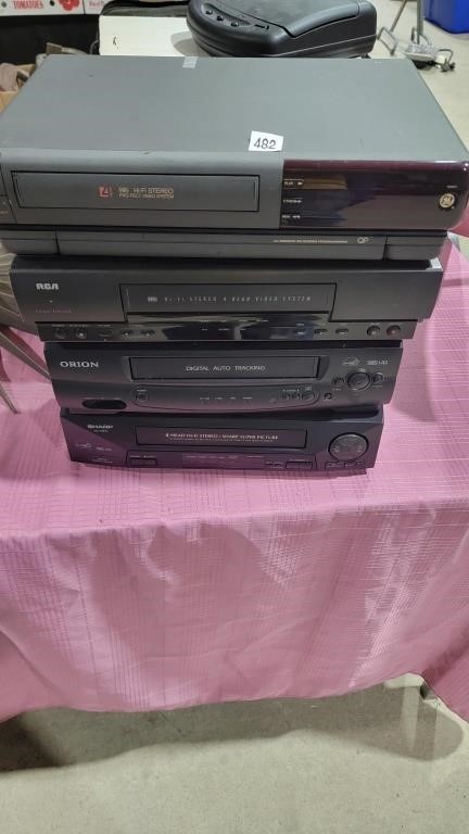 4 vhs players