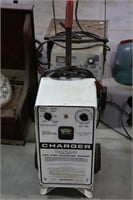 SILVER BEAUTY 300 AMP BATTERY CHARGER