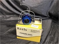 PROFESSIONAL FISHING REEL / "REELS" / NIB