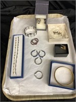 SELECTION OF JEWELRY PIECES
