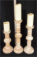 CANDLE HOLDERS WITH ELECTRIC CANDLES