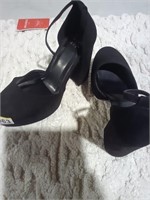 A.new Day Closed Toed Heels Size 8