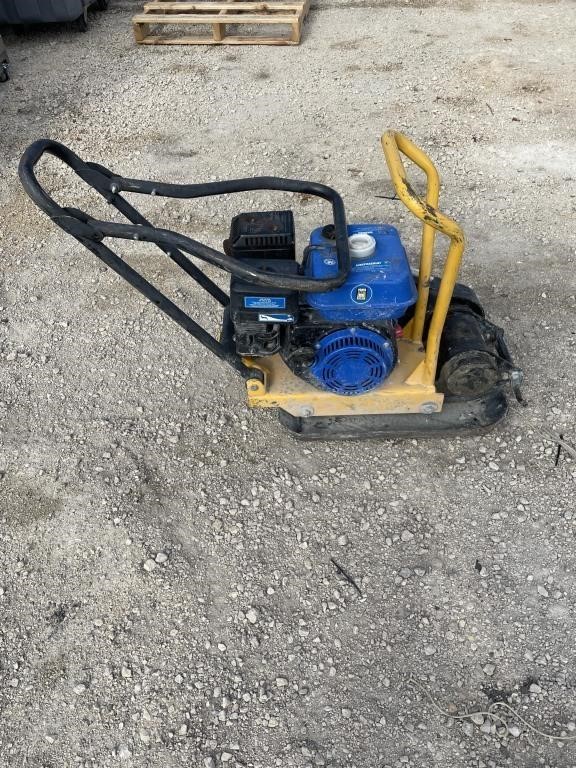 Powerfist 198 CC Plate Compactor runs and packs
