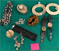 N - MIXED LOT OF WATCHES & COSTUME JEWELRY (G119)