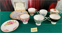 N - COLLECTIBLE PLATE, TEACUPS & SAUCER (G135)