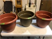 3 Brand New Planters In Red And Brown
