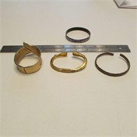4 bracelets