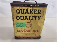 VTG 2 GALLON QUAKER QUALITY OIL CAN