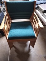 4 COMMERCIAL GRADE OAK UPHOLSTERED CHAIRS