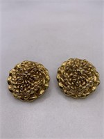 VINTAGE SIGNED CLIP ON EARRINGS