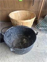 Bushel Basket & Alum Bucket w/handle