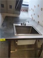 S/S CUSTOM COUNTER WITH SINK