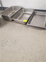 ASSORTED S/S PERFORATED PANS