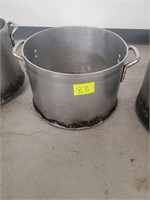 STOCK POT 15" X 10"