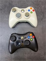 2 Xbox 360 Controllers
