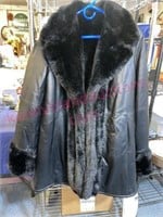 Excelled reversible leather faux fur coat (szM)