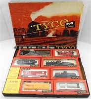 TYCO HO ELECTRIC TRAIN SET in BOX
