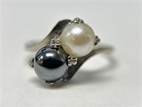 10K Black and White Pearl Ring