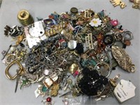 BAG OF ASSORTED JEWELRY