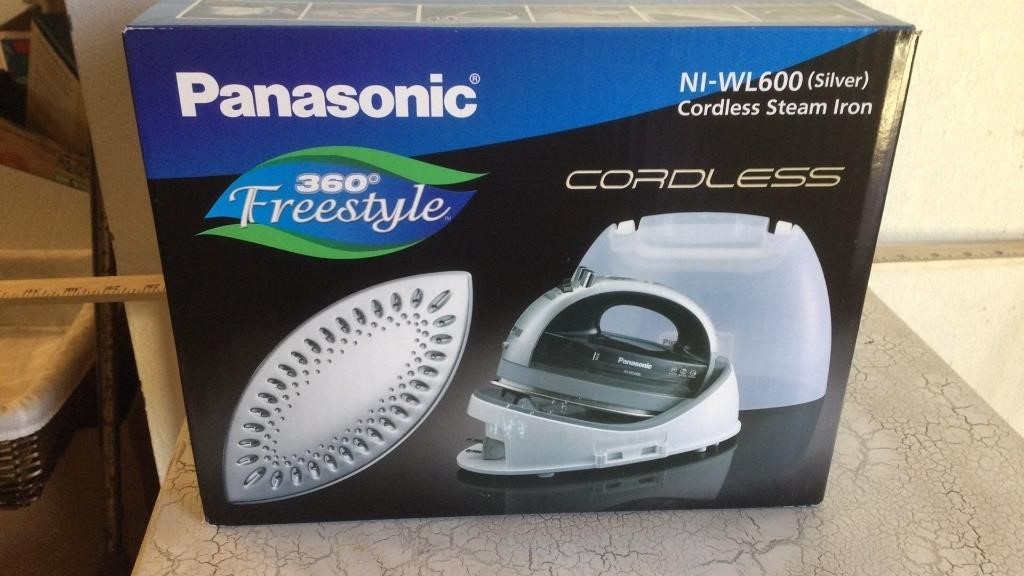 Panasonic NI-WL600  Cordless Steam Iron (NEW)