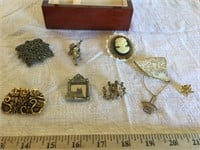 Assorted Jewelry Pins