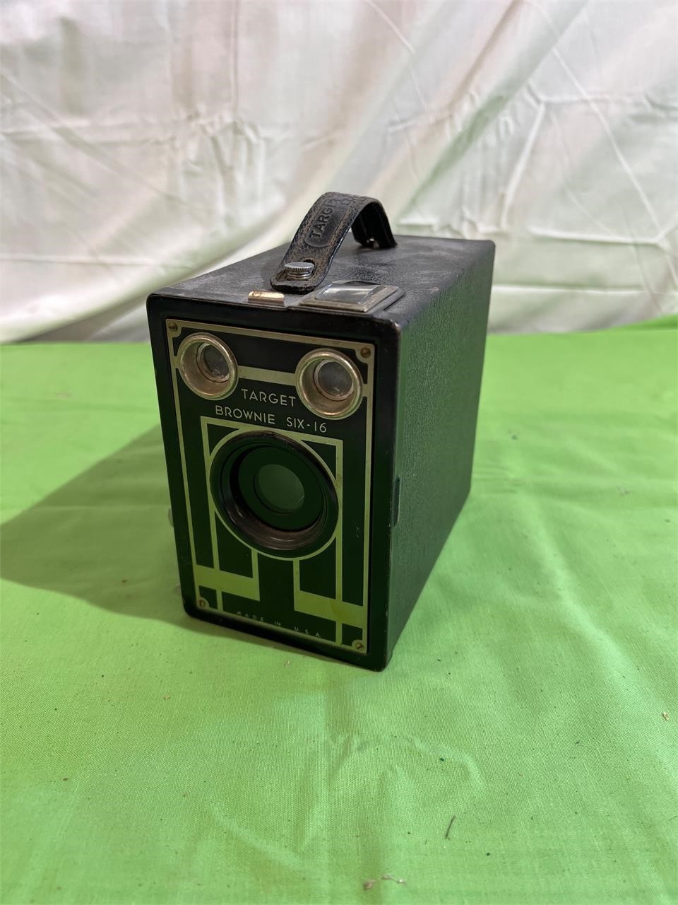 Target brownie 6–16 antique camera