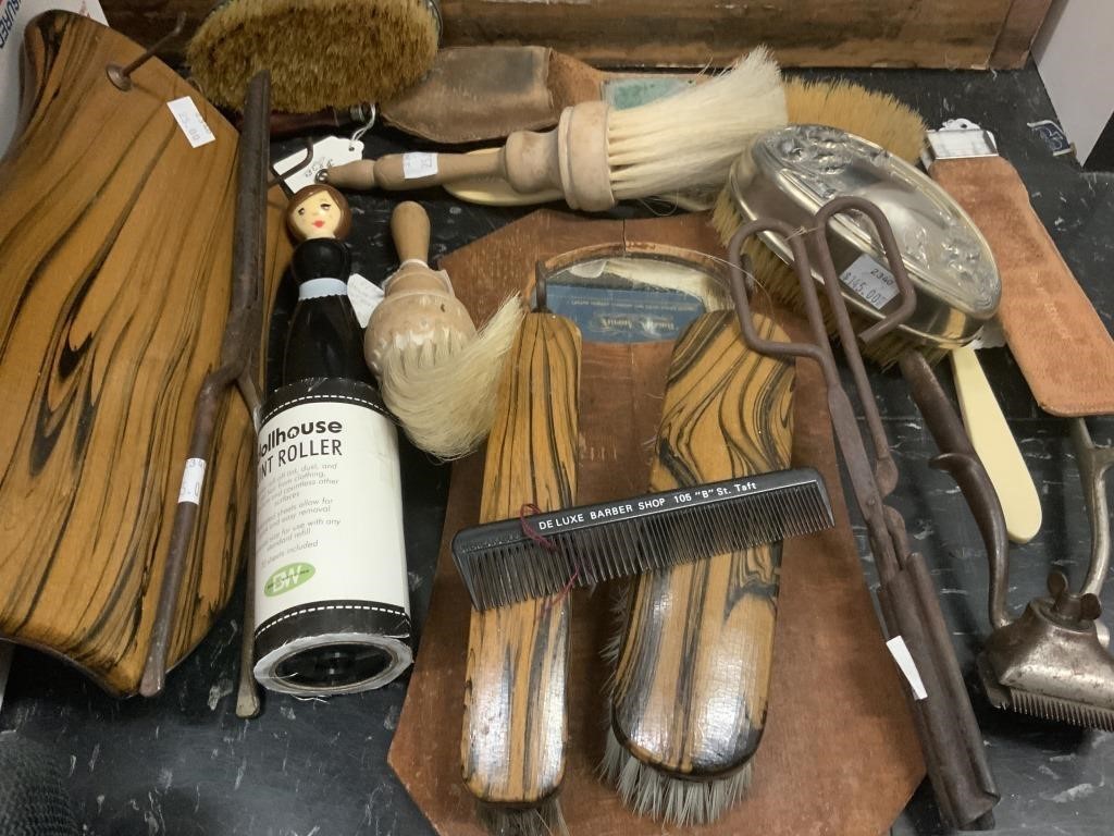 Vintage mens grooming items.
