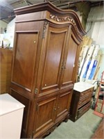 LARGE ARMOIRE 52 X 24 X 86