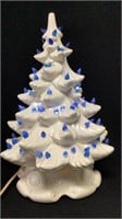 1970s Atlantic Mold White Ceramic Christmas Tree