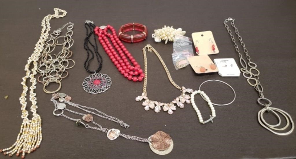 Bag of Nice Fashion Jewelry. Necklaces,