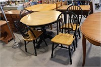 PEDESTAL TABLE WITH 4 CHAIRS