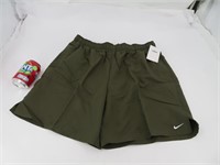 Nike , culotte courte neuve pour homme gr XL