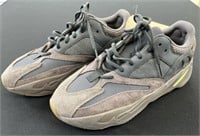 Yeezy Shoes Size 10