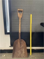 Primitive Wood Handle Scoop Shovel