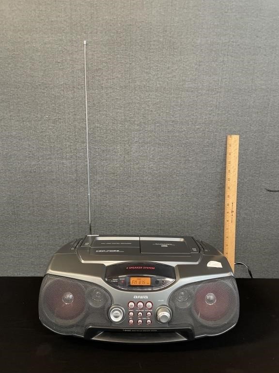 Aiwa 4 Speaker CD Player AM/FM