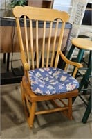 ROCKING CHAIR WITH SEAT CUSHION