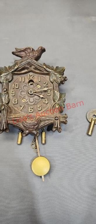 Keebler Clock Co Miniature Wall Clock with key