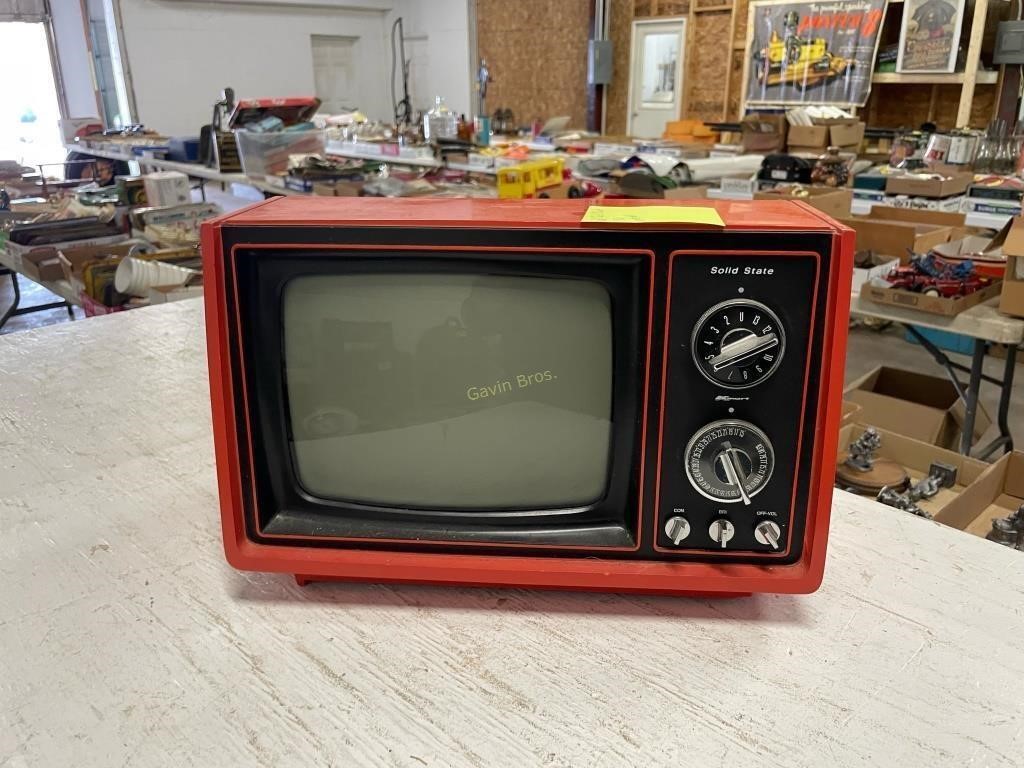 Red Solid State TV Untested