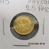MEXICAN 1945 2.5 PESO GOLD COIN.
