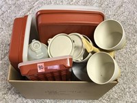 Rubbermaid & Tupperware Containers