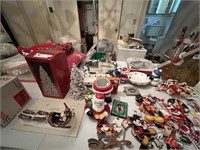 LOT OF CHRISTMAS COLLECTIBLES WITH