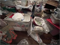 LOT OF CHRISTMAS DECORATIONS AS SHOWN