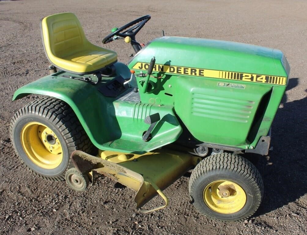 JD 214 Lawn/Garden Tractor w/Belly Mower