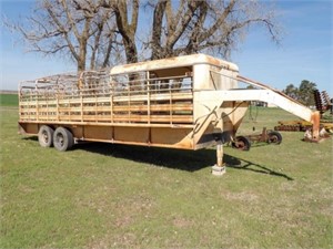 24' GOOSENECK LIVESTOCK TRAILER