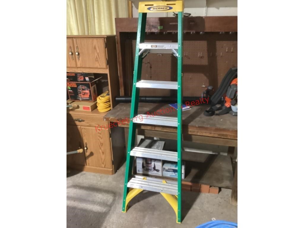 6' 225 lb Werner Step Ladder