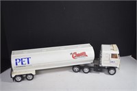 Vintage Ertl,Metal Pet Evaporated Milk Truck Great