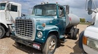 1972 Ford 7000 Water Truck