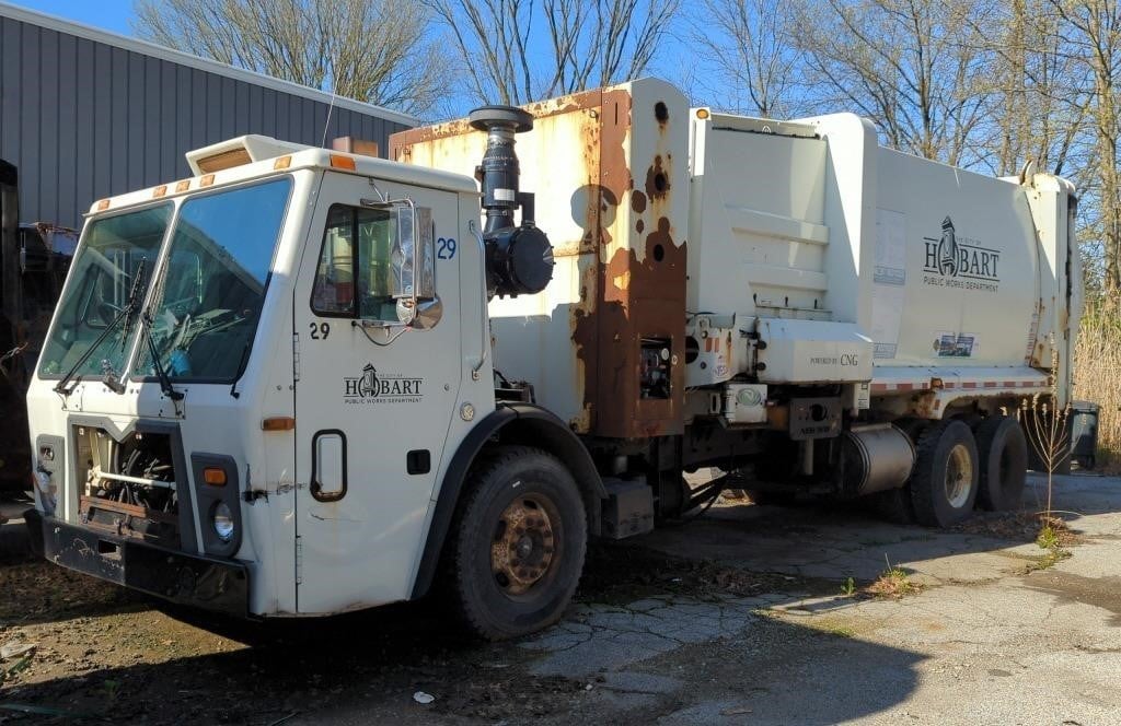 2015 Mack LEU633 31 Yard Garbage Truck w/ New W