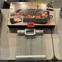 Deep Dish Roaster Pan  & Scale